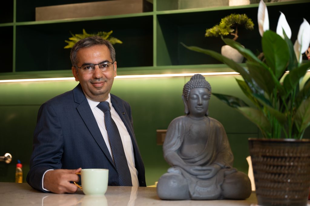 Abhishek Nangia, Partner at RNA, Technology & IP Attorneys In a Discussion With SuperLawyer On Freelancing In Legal Profession and Insights On ‘Fake Consumer Reviews’